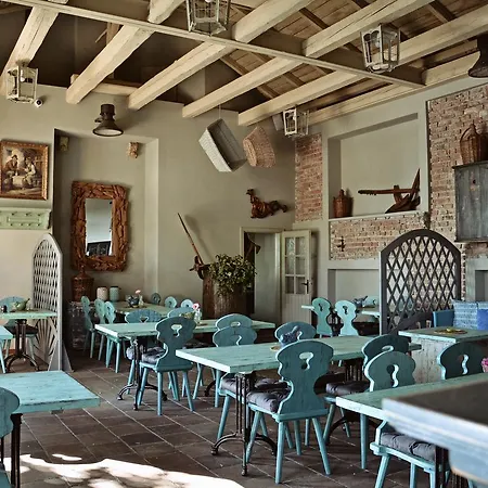 U Hradu Hotel